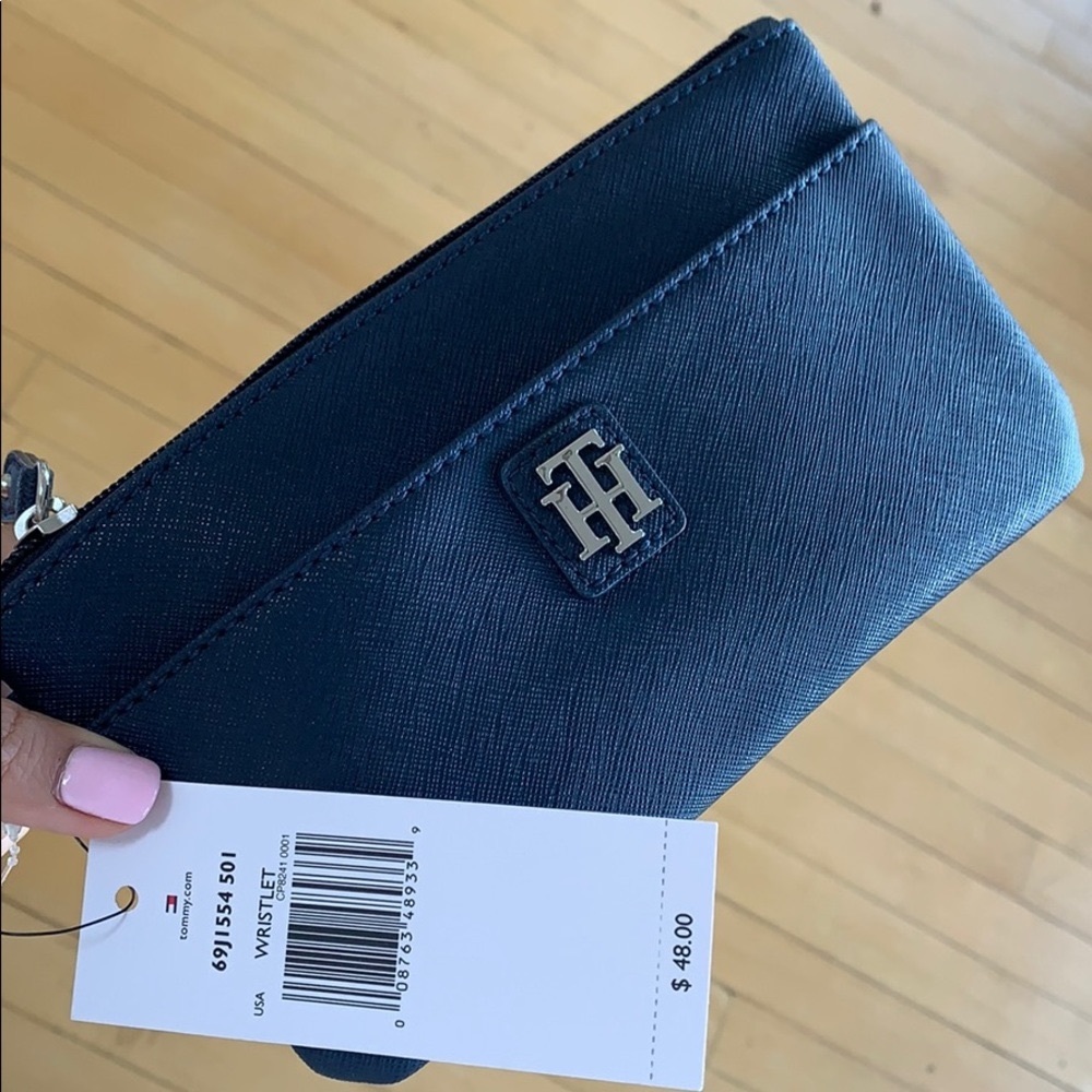 NWT - Tommy Hilfiger Wrislet